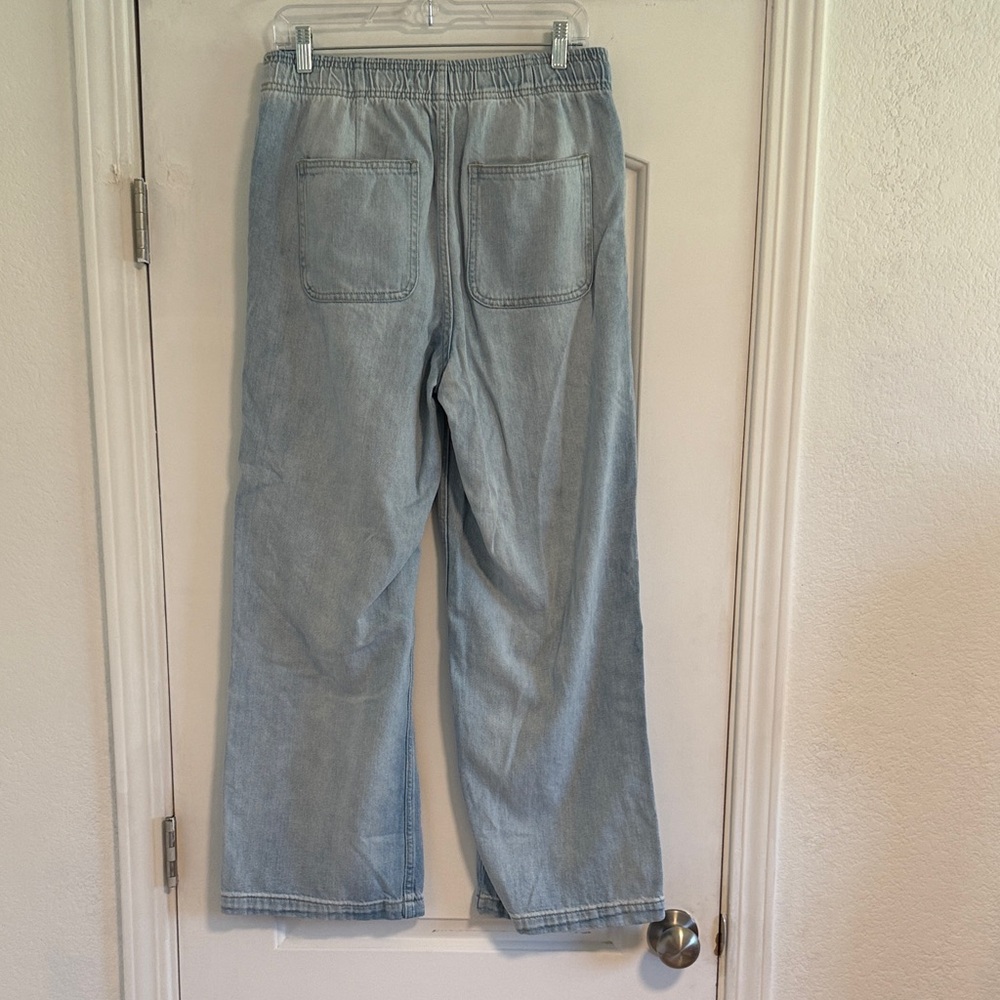 GAP Denim High-Rise Wide-Leg Jeans - Light Blue Wash - Picture 3 of 5